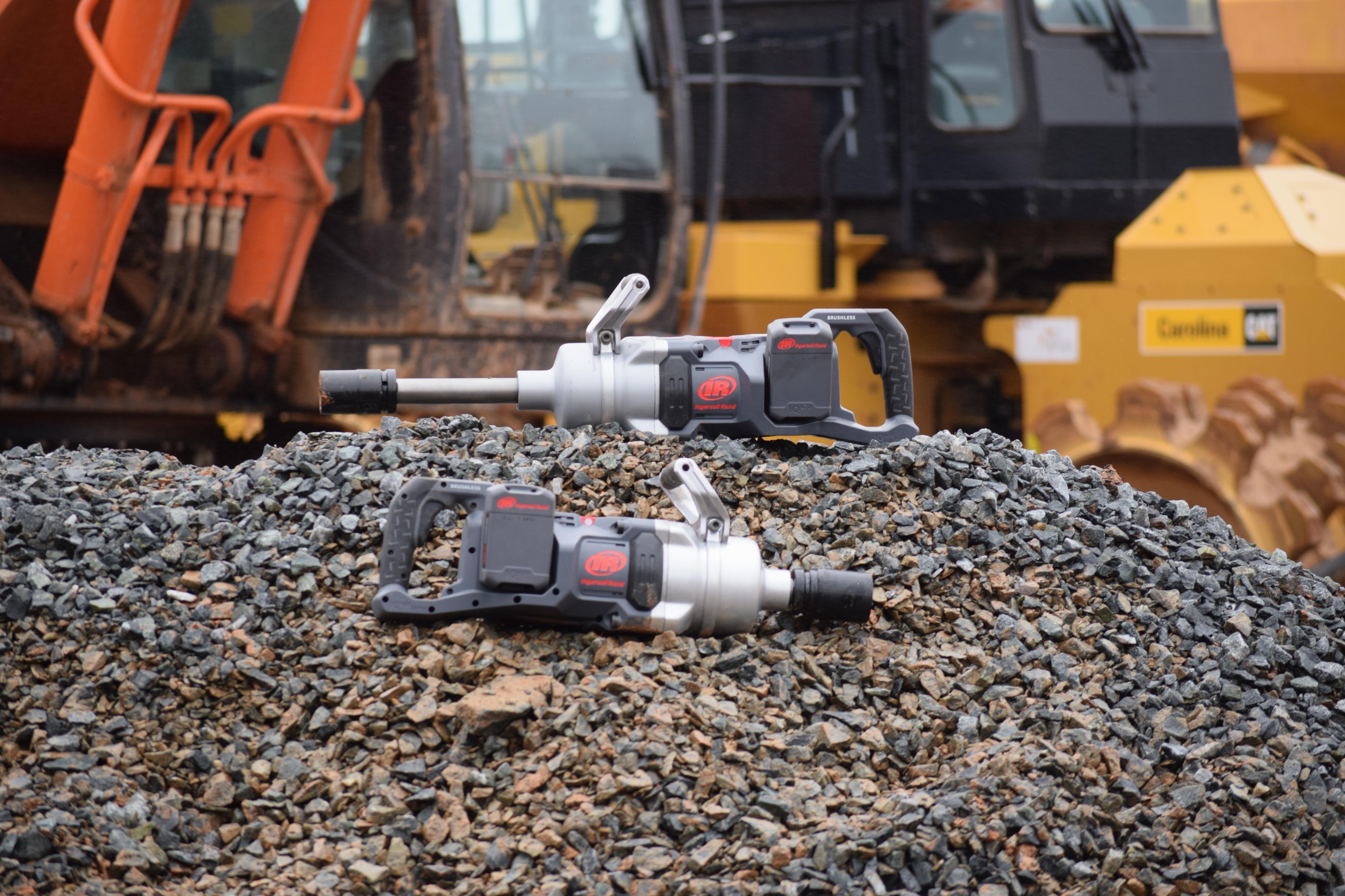 Ingersoll Rand W9491-K4E Compact Impact Wrench Kit, 1 in Drive Square Drive, 3000 bpm, 2600 ft-lb Torque Rating, 20 VDC, 20.1 in OAL