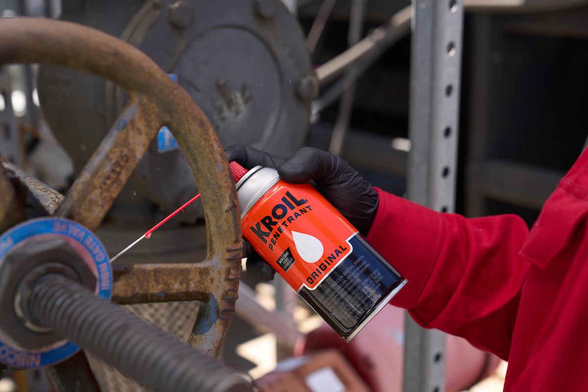 Kroil® KS102 Aerokroil Penetrant, 10 oz Container Aerosol Can Container, Liquid Form, Red, Specific Gravity: 0.864 at 68 deg F