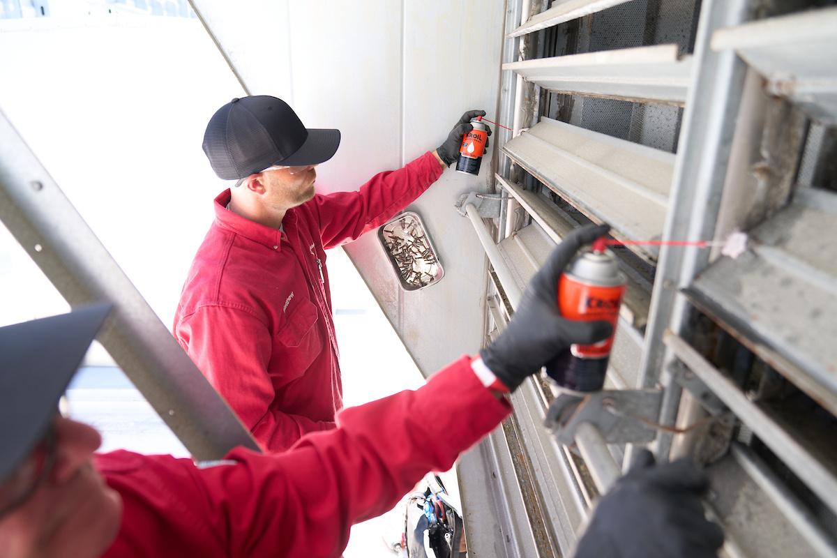 Kroil® KS102 Aerokroil Penetrant, 10 oz Container Aerosol Can Container, Liquid Form, Red, Specific Gravity: 0.864 at 68 deg F