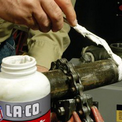 LA-CO® Slic-Tite® 042019 Heavy Duty PTFE Thread Sealant, 0.5 pt Brush-In Cap Bottle, White